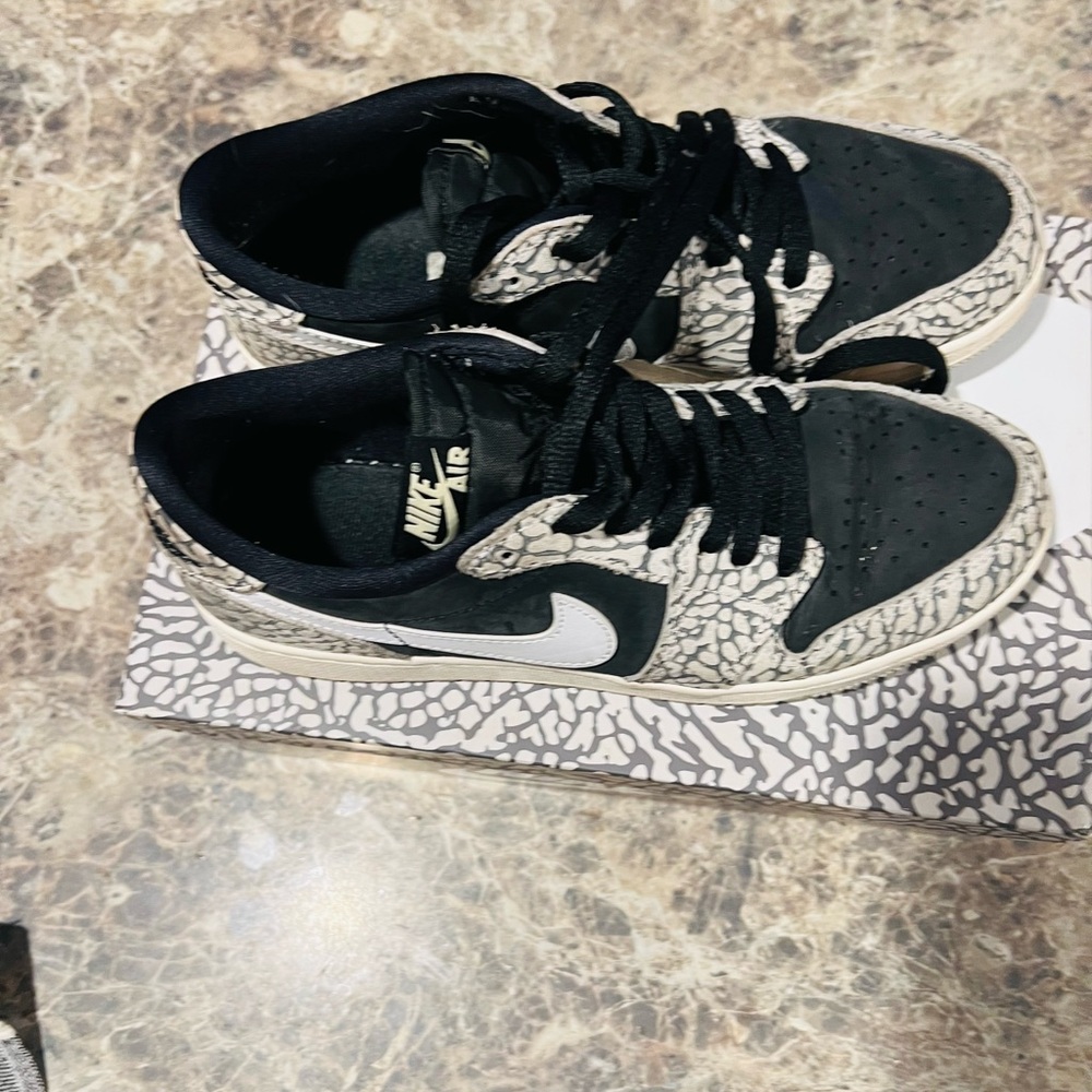 Nike Air Jordan 1 Retro Low OV (GS) Black and Grey-White Patterned Sneakers